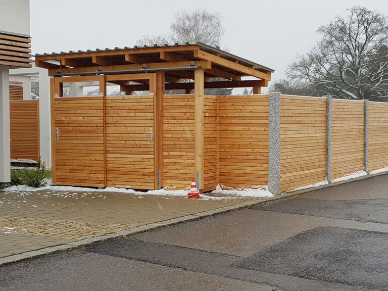 Pergola bzw. Carport mit Kletterpflanzen begrünt