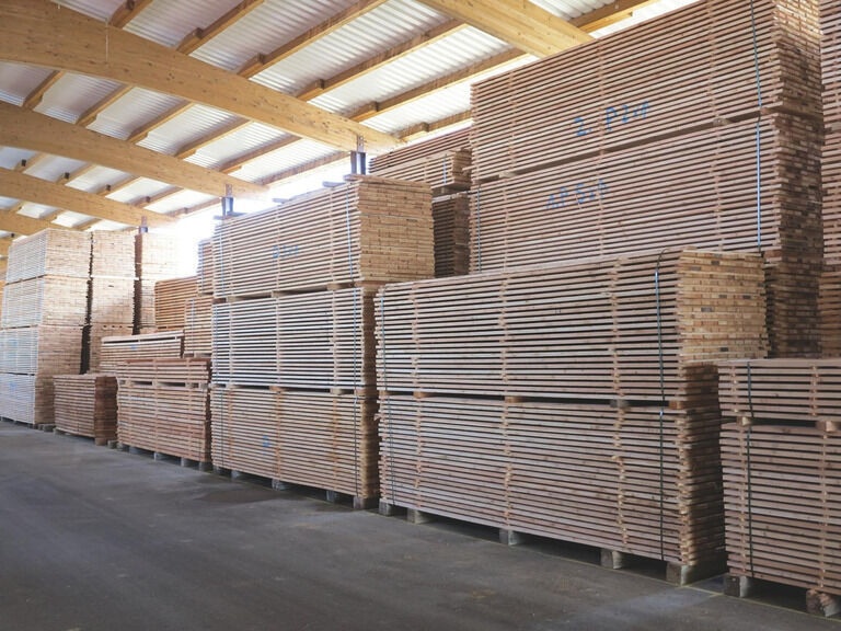 Kantholz bzw. Bohle aus Lärche sägerau