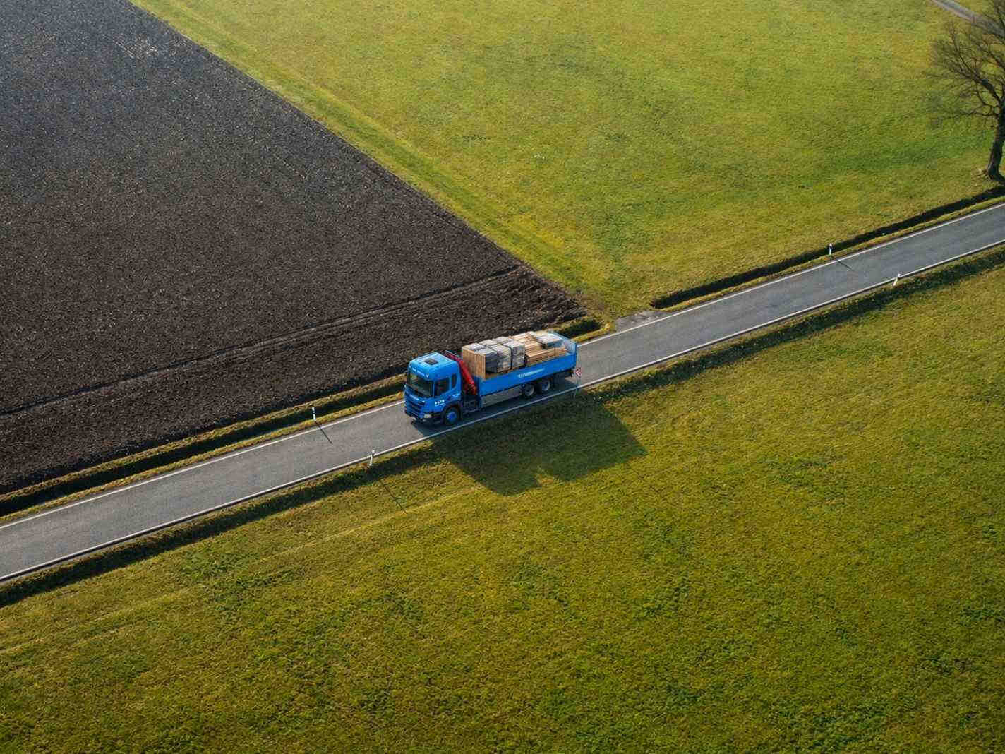 Unser Lkw auf der Straße Unser Lkw auf der Straße
