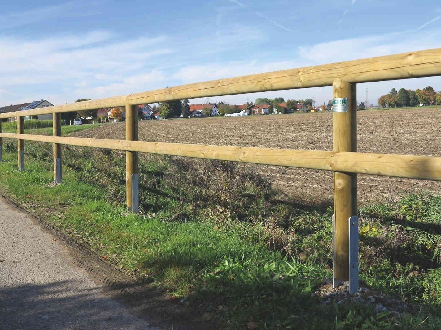Rundholzgeländer bzw. Koppelzaun mit Knieholm Rundholzgeländer bzw. Koppelzaun mit Knieholm