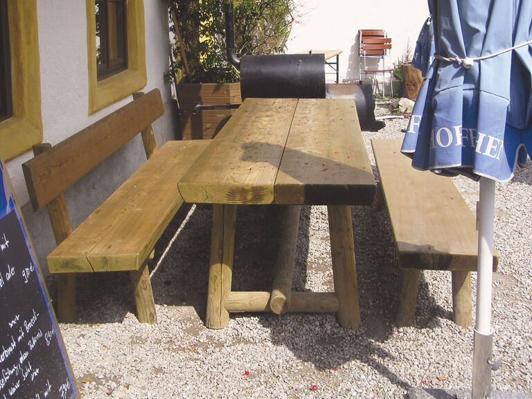 Gartengarnitur aus Fichtenbohlen mit Holztisch und Sitzbänken für Garten und Terrasse