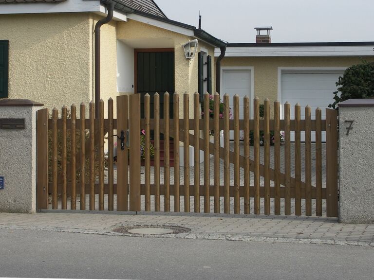 Gartentüren und Gartentore passend zu Staketenzäunen aus Holz